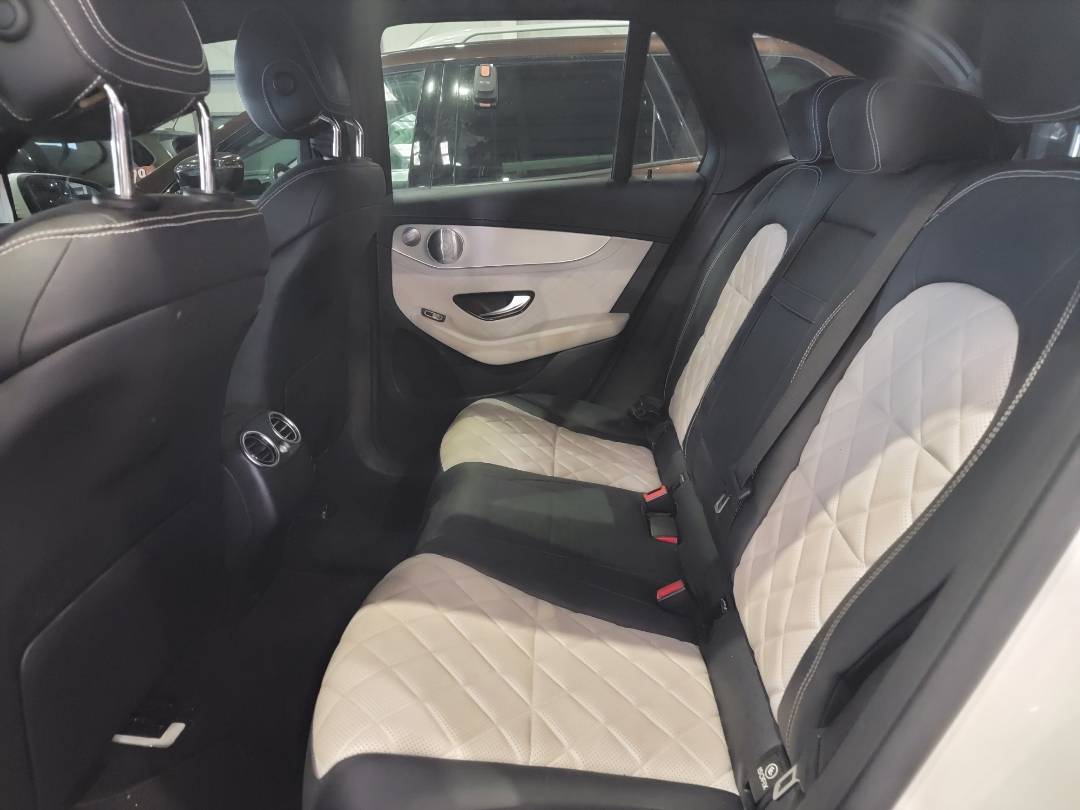 2019 MERCEDES BENZ GLC-300 — 40483 Miles — Lot KV197003 — Main - Marhaba Auctions Used Cars - Image 6