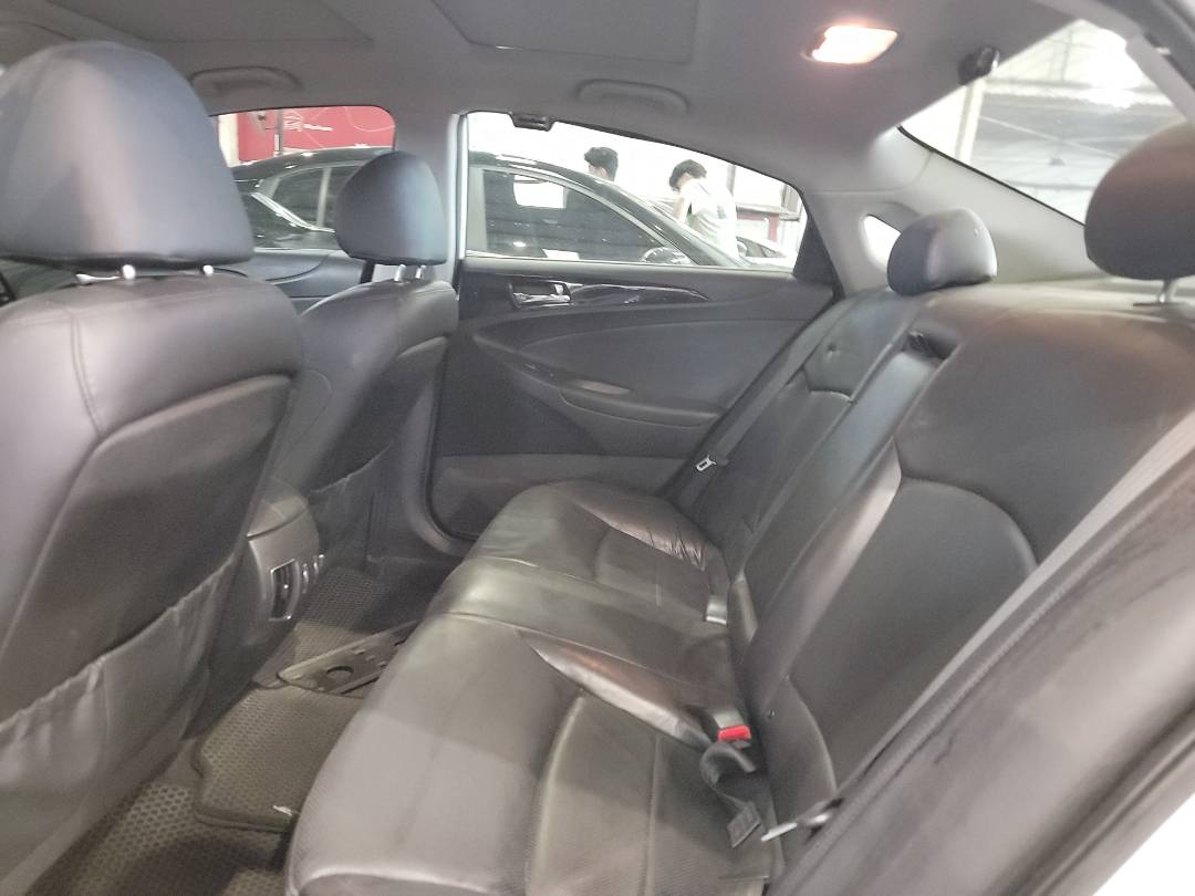 2010 HYUNDAI SONATA — 127988 KM — Lot 116103 — Main - Marhaba Auctions Used Cars - Image 7