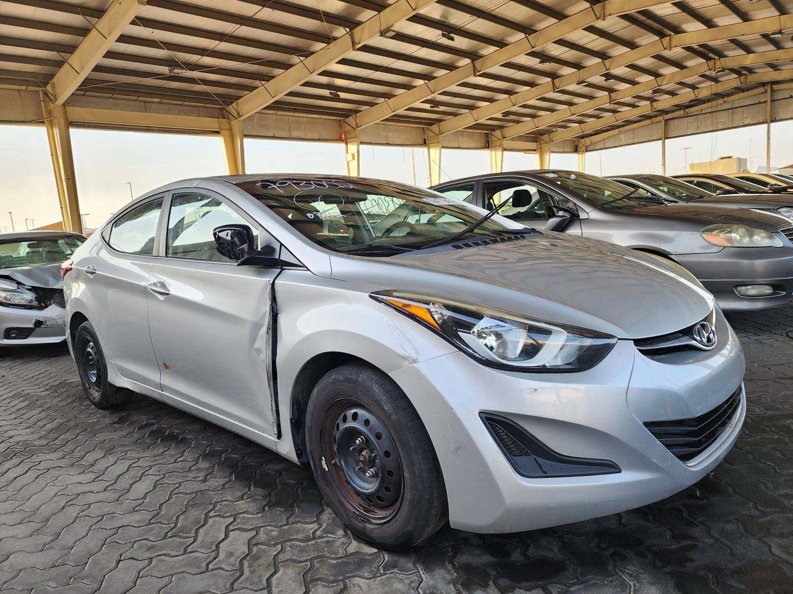 2016 HYUNDAI ELANTRA — 170429 Miles — Lot 59477943 — Souq - Marhaba Auctions Used Cars - Image 4