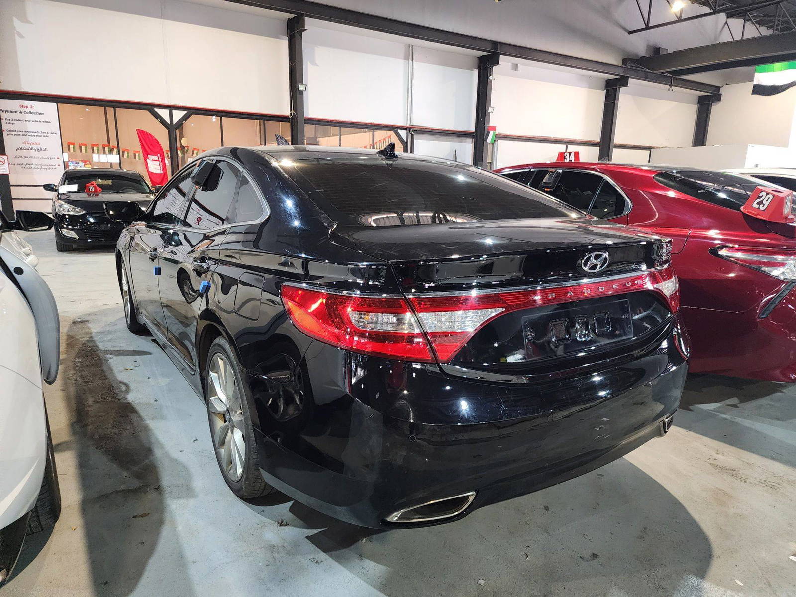 2012 HYUNDAI GRANDEUR — 232537 KM — Lot 168193 — Al Quoz - Marhaba Auctions Used Cars - Image 6
