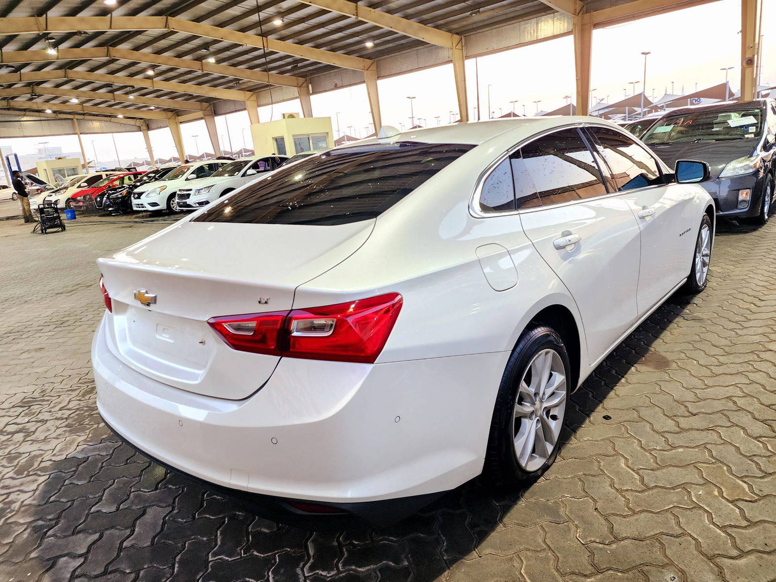 2017 CHEVROLET MALIBU — 147405 KM — Lot 717517 — Souq - Marhaba Auctions Used Cars - Image 4