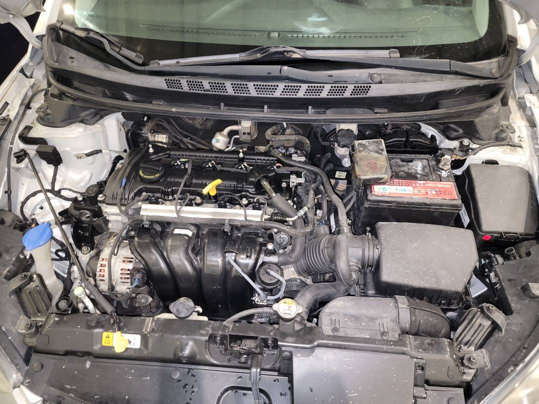 2015 HYUNDAI ELANTRA — 185153 Miles — Lot H581412 - Marhaba Auctions Used Cars - Image 9