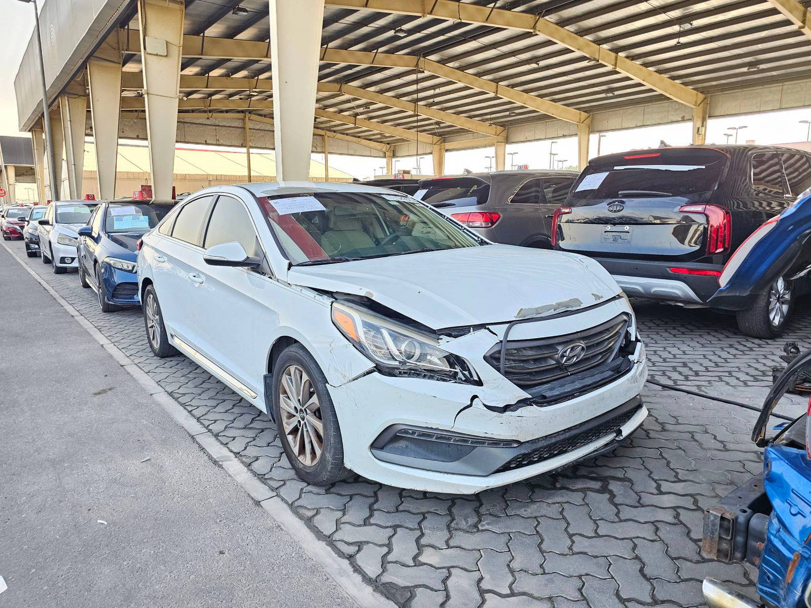 2017 HYUNDAI SONATA — 170703 Miles — Lot F2HH457074 — Souq - Marhaba Auctions Used Cars - Image 4