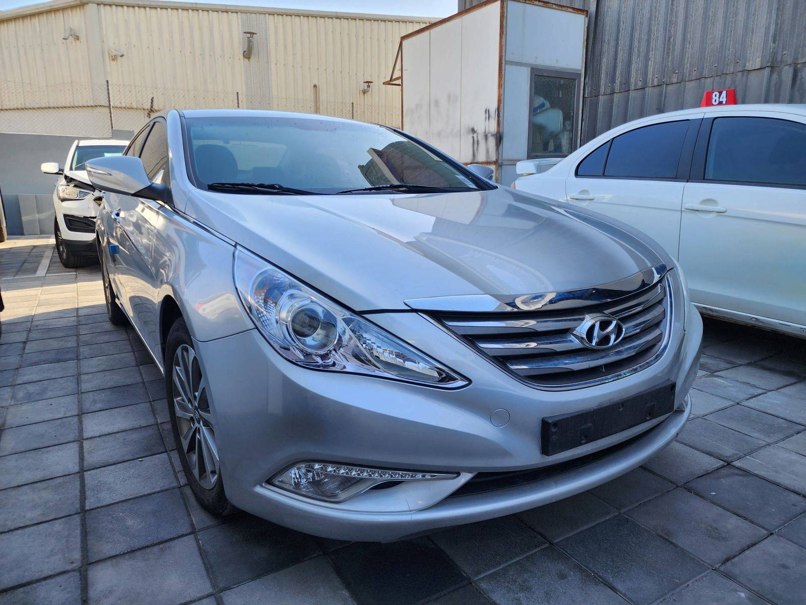 2014 HYUNDAI SONATA — 194947 KM — Lot 623730 — Al Quoz - Marhaba Auctions Used Cars - Image 4