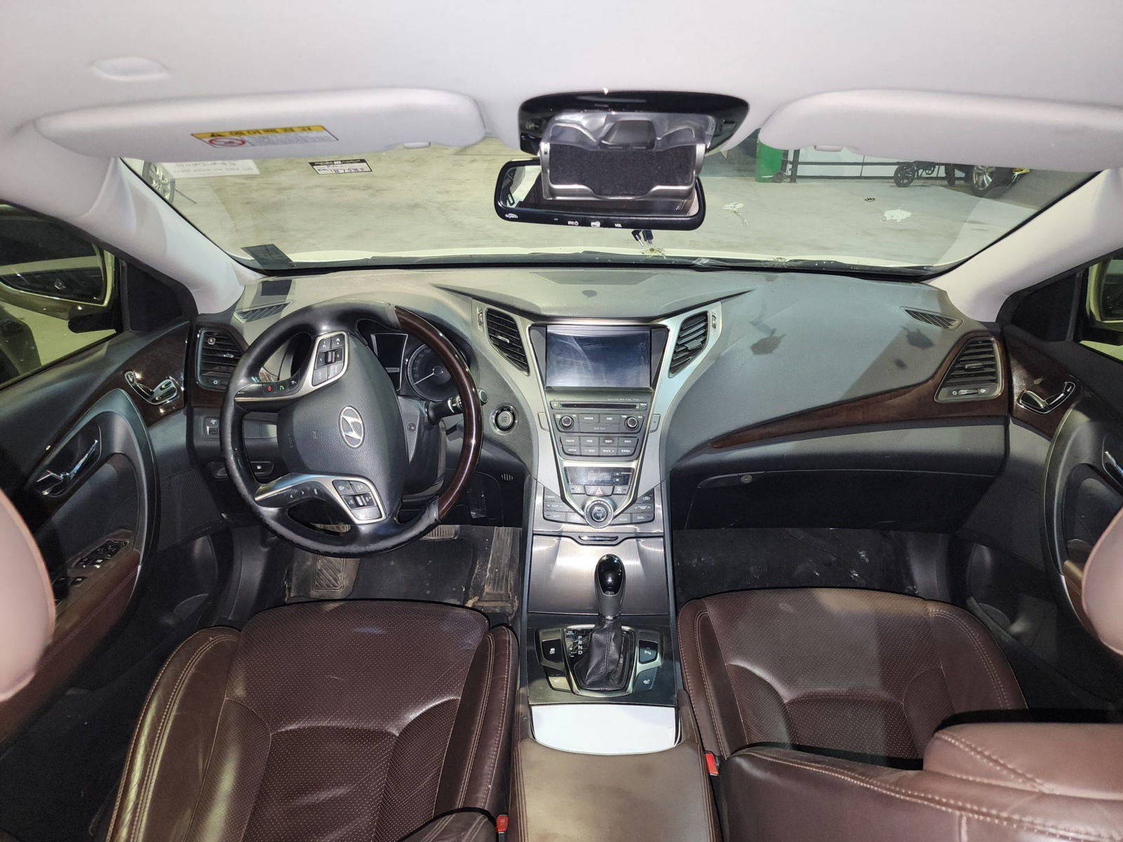 2014 HYUNDAI GRANDEUR — 187585 KM — Lot 332937 — Al Quoz - Marhaba Auctions Used Cars - Image 10