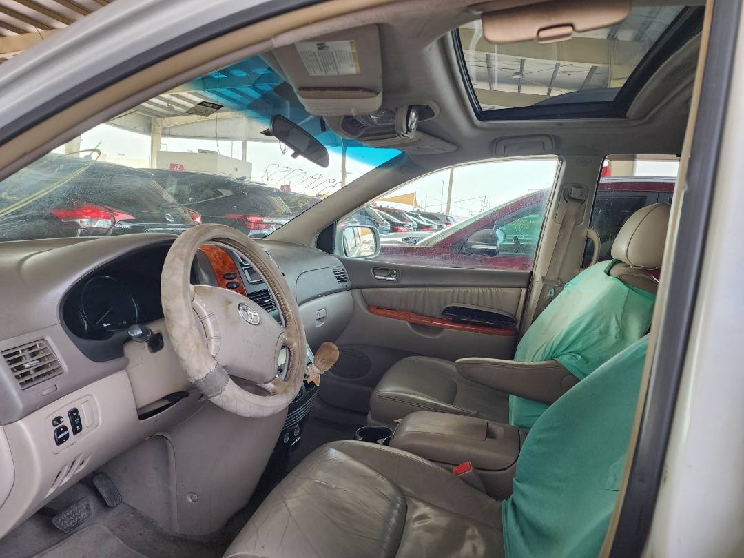 2008 TOYOTA SIENNA — 208444 Miles — Lot 39190752 — Souq - Marhaba Auctions Used Cars - Image 6