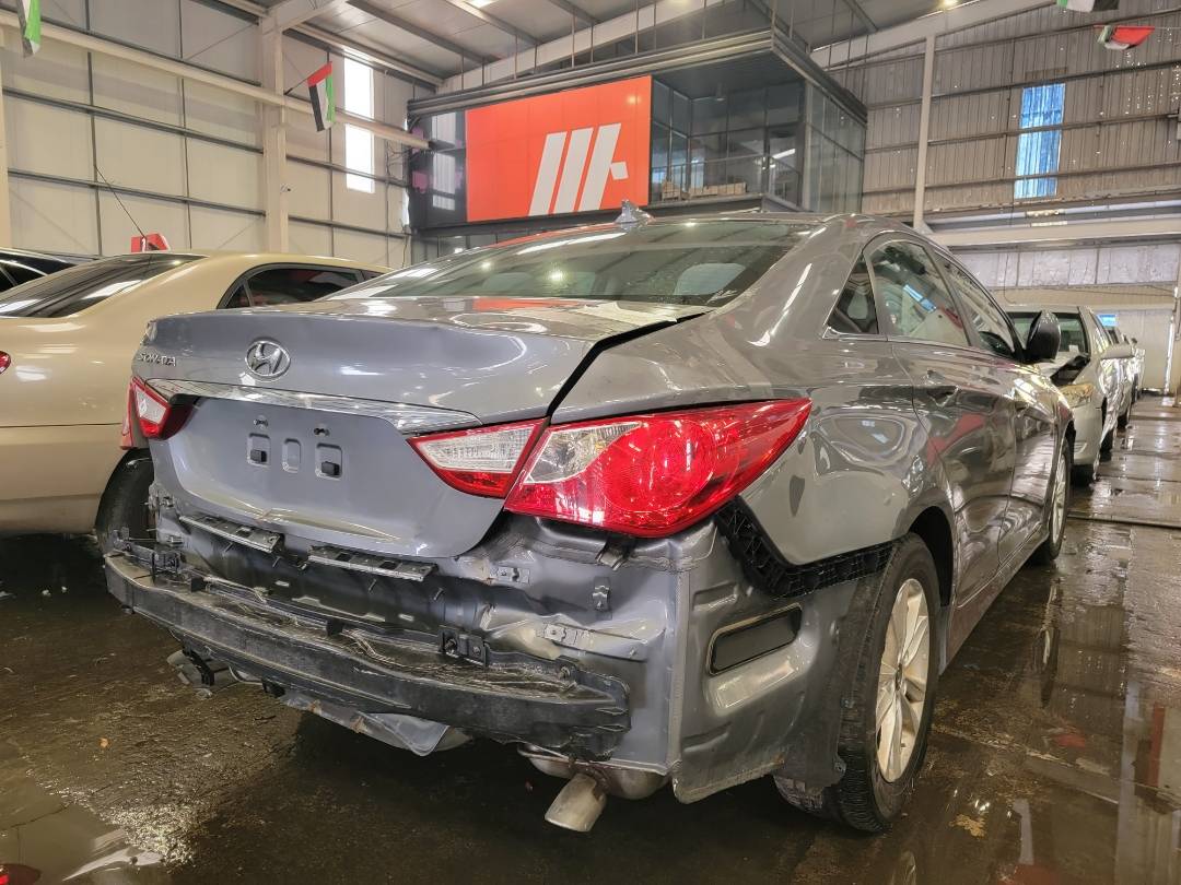 2014 HYUNDAI SONATA — 188647 Miles — Lot 45736704 — Main - Marhaba Auctions Used Cars - Image 4
