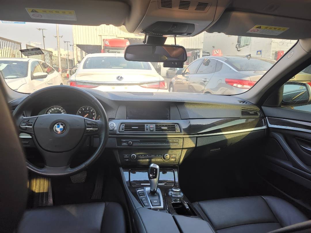2009 BMW 528i — 267868 KM — Lot X39014 — Main - Marhaba Auctions Used Cars - Image 7