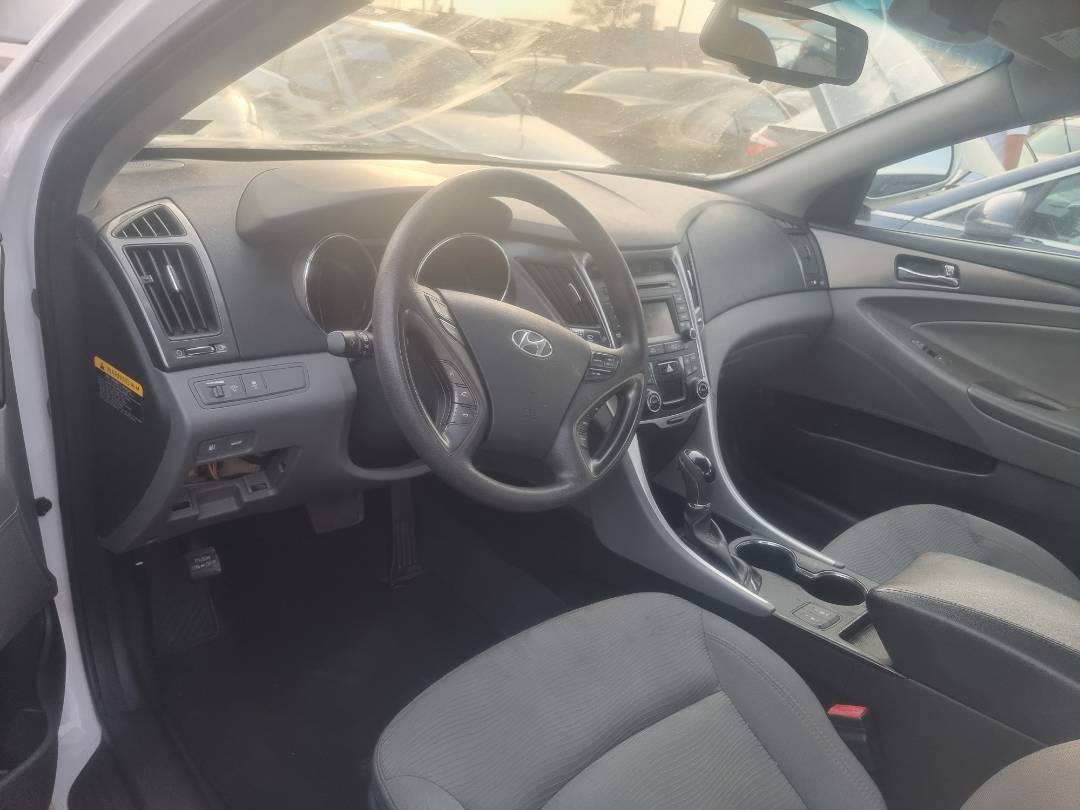 2014 HYUNDAI SONATA — 105384 Miles — Lot 113562 — Ind. 12 - Marhaba Auctions Used Cars - Image 7
