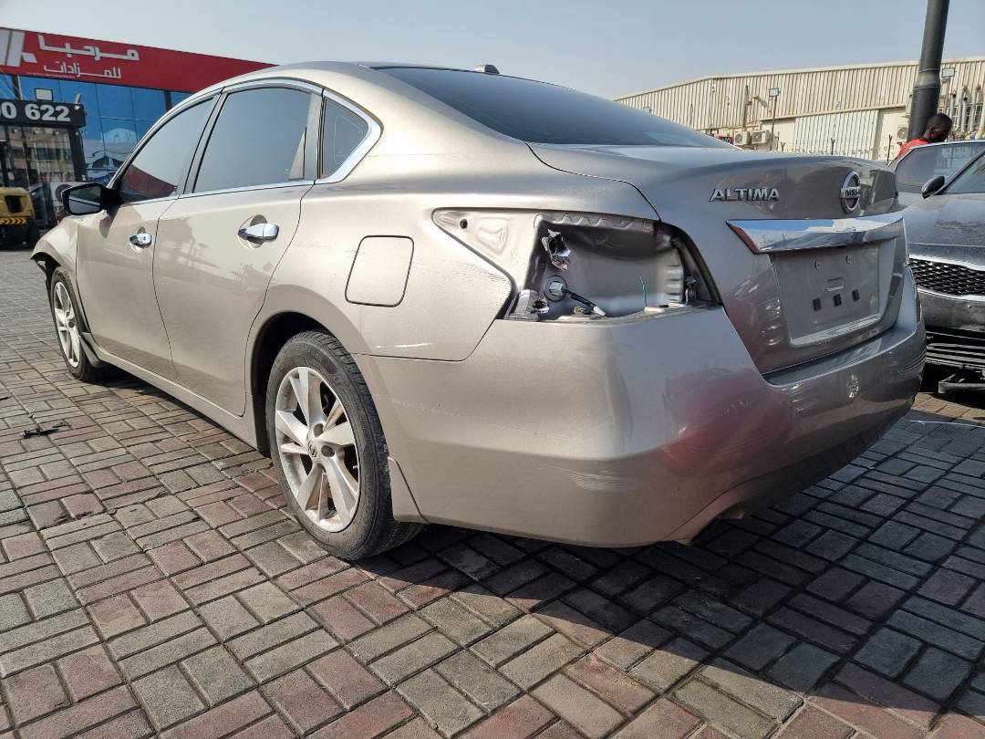 2015 NISSAN ALTIMA — 184064 Miles — Lot 447456 — Main - Marhaba Auctions Used Cars - Image 4