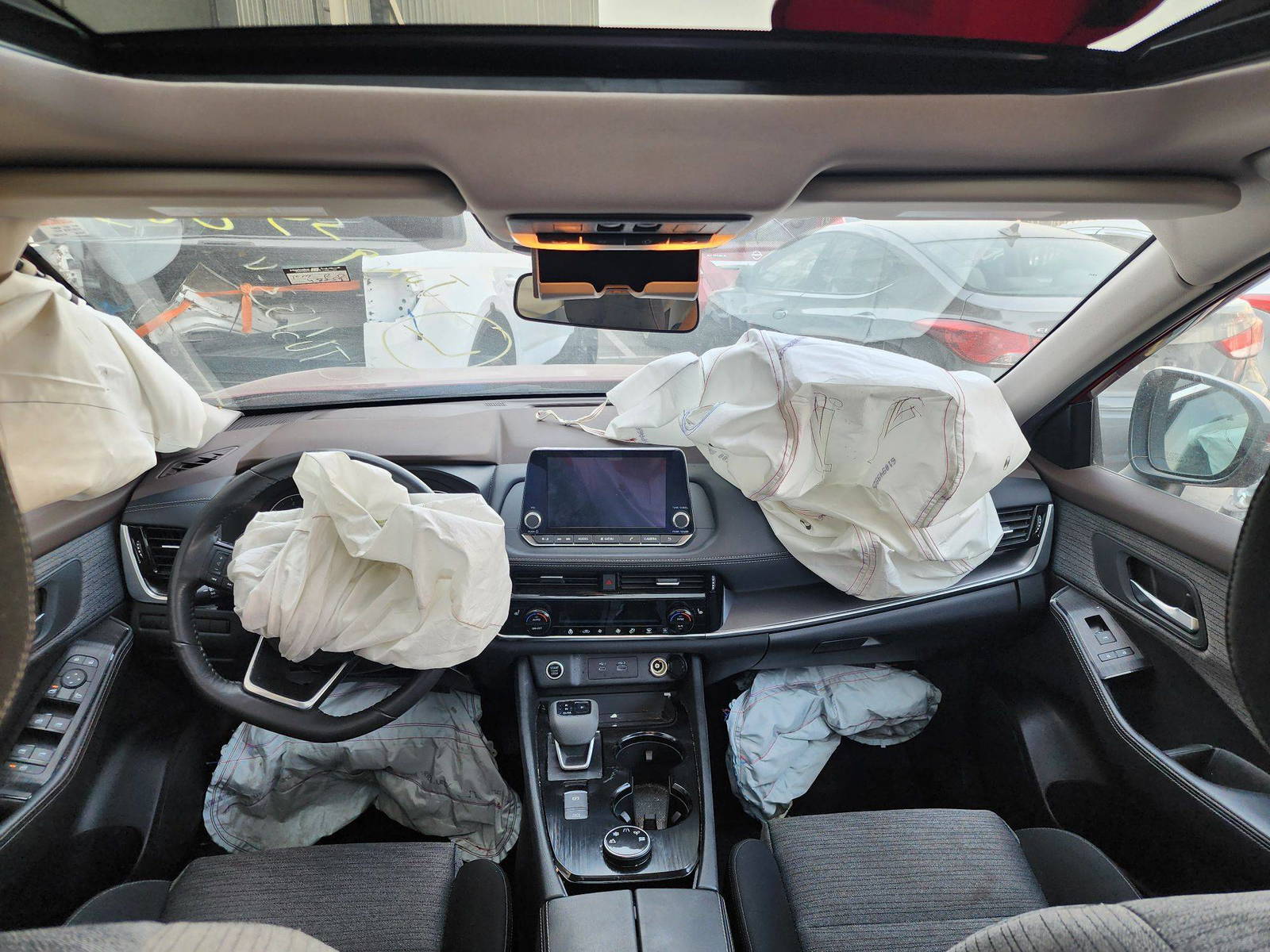 NISSAN ROGUE 2022 - Marhaba Auction Used Cars - Image 8