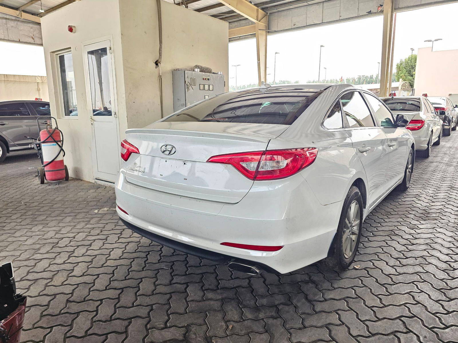 2015 HYUNDAI SONATA — 111555 Miles — Lot AF1FH151614 — Souq - Marhaba Auctions Used Cars - Image 3