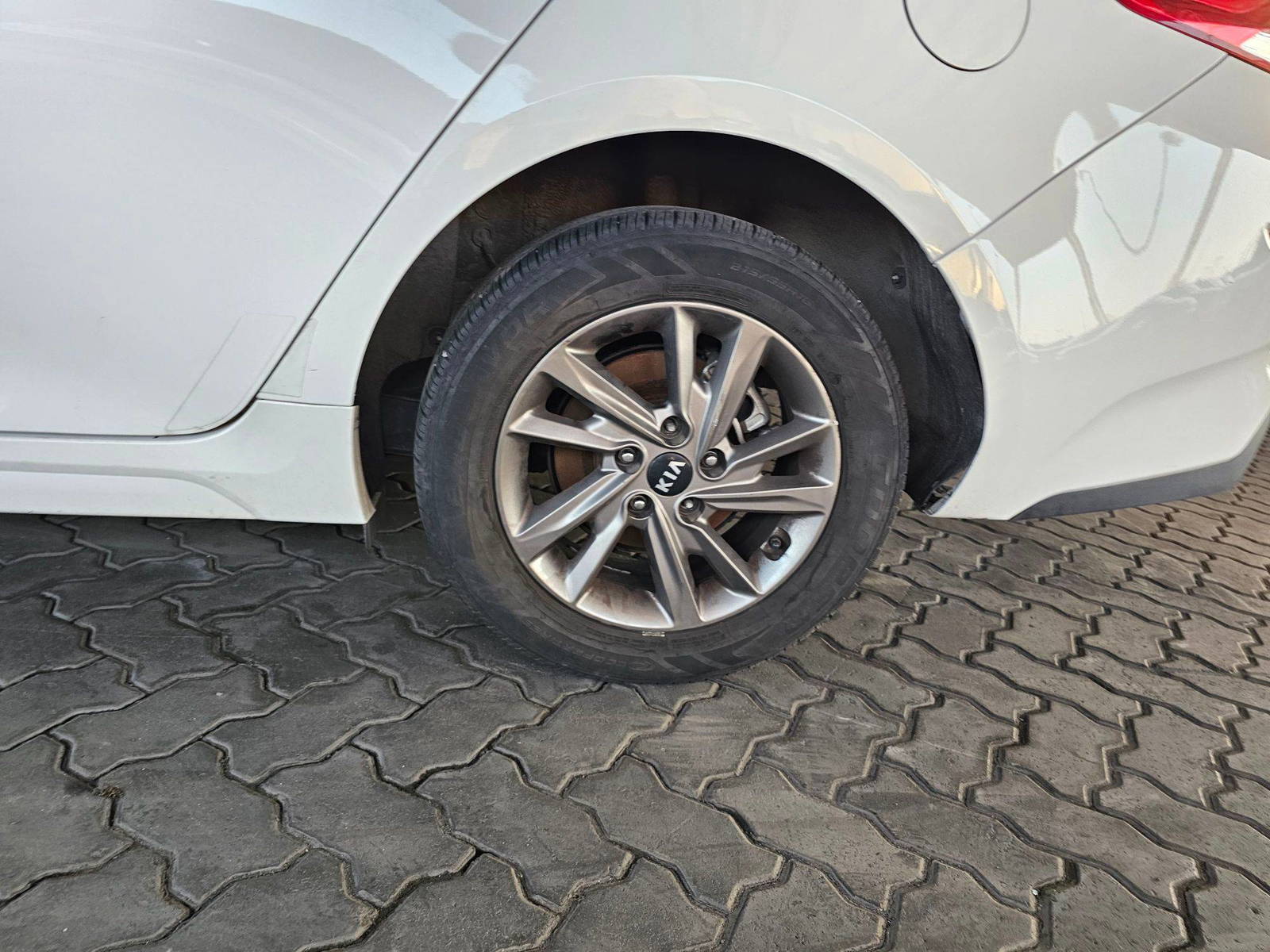 2020 KIA OPTIMA — 93002 Miles — Lot G386596 — Souq - Marhaba Auctions Used Cars - Image 9