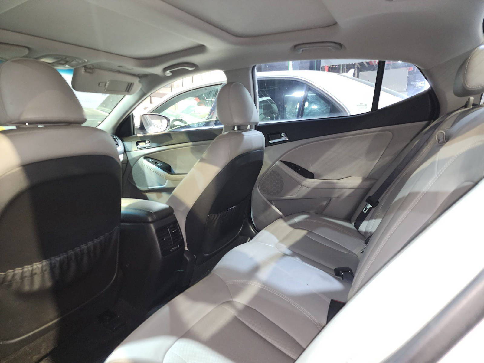 2011 KIA OPTIMA — 264301 Miles — Lot 71646665 — Souq - Marhaba Auctions Used Cars - Image 7