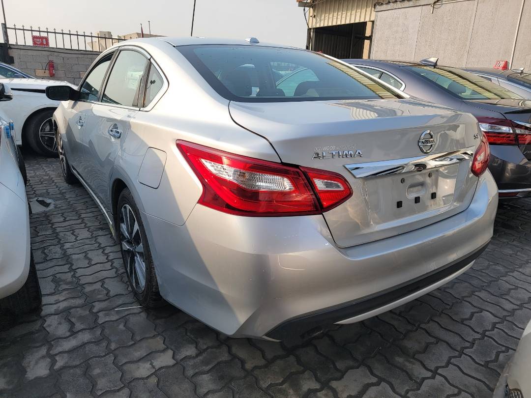 2017 NISSAN ALTIMA — 162590 Miles — Lot 3AP7HC149806 — Souq - Marhaba Auctions Used Cars - Image 4