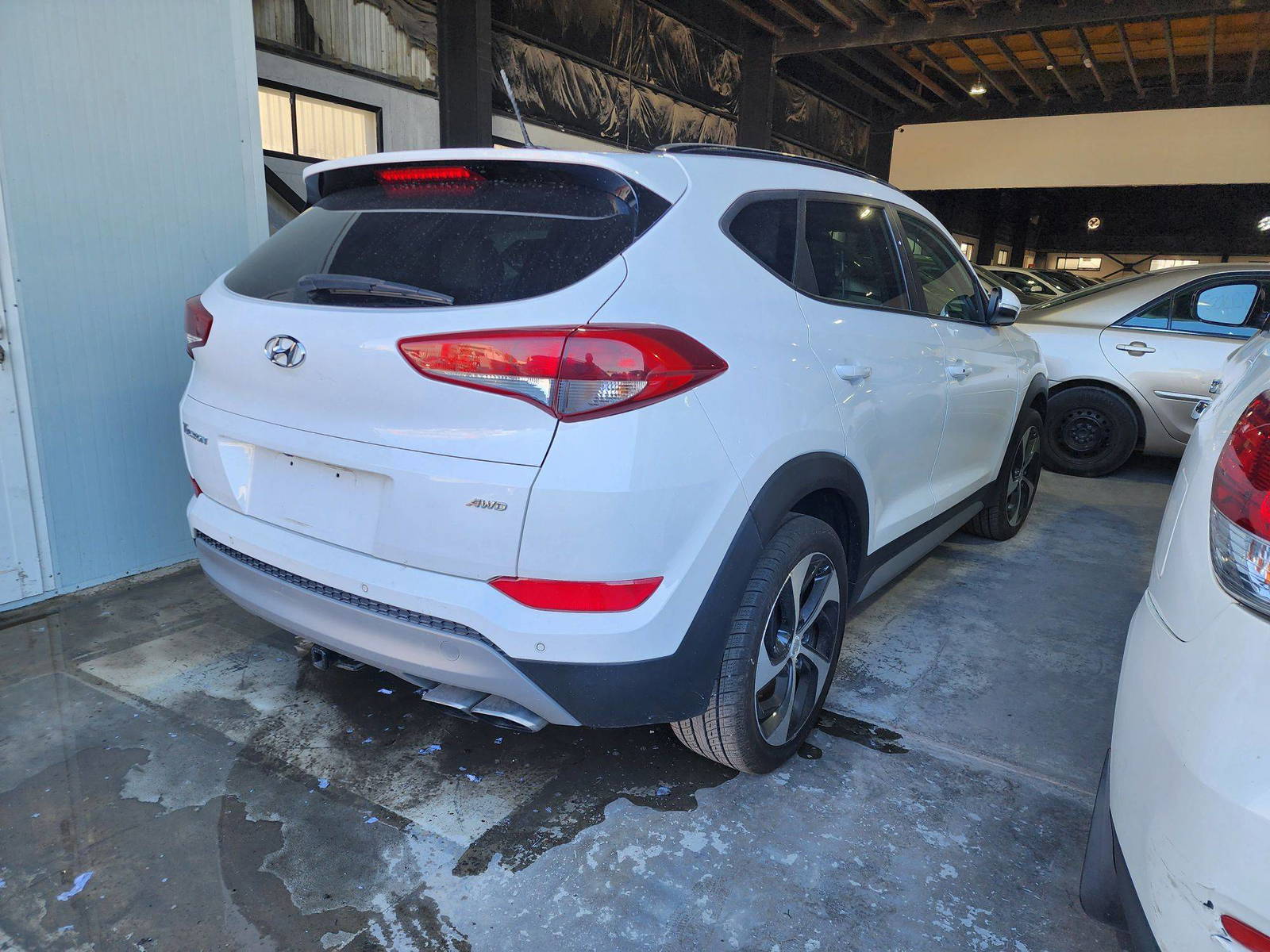 2017 HYUNDAI TUCSON — 72790 Miles — Lot A25HU580715 — Souq - Marhaba Auctions Used Cars - Image 6