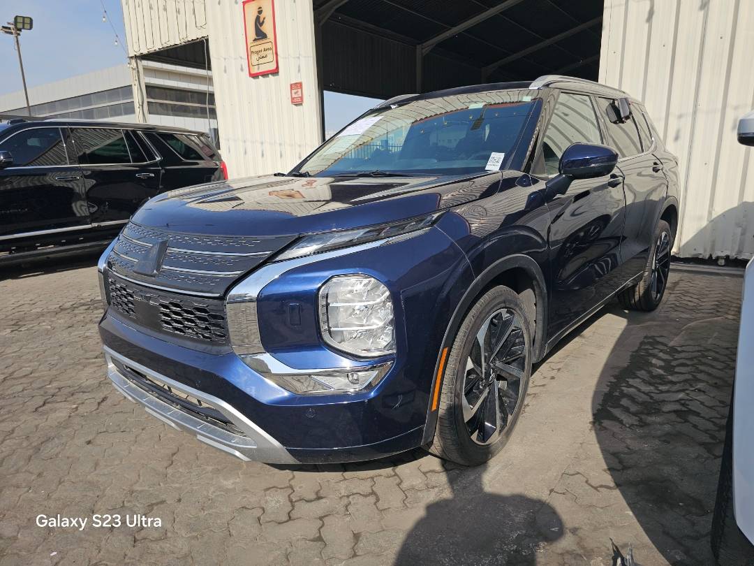 2023 MITSUBISHI OUTLANDER — 20355 Miles — Lot 36800 — Main - Marhaba Auctions Used Cars - Image 3
