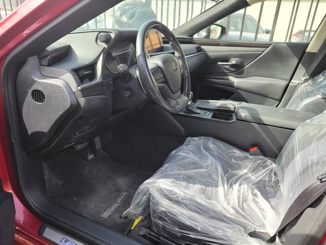 2019 LEXUS ES 300H — 41622 Miles — Lot 026625 — Main - Marhaba Auctions Used Cars - Image 8