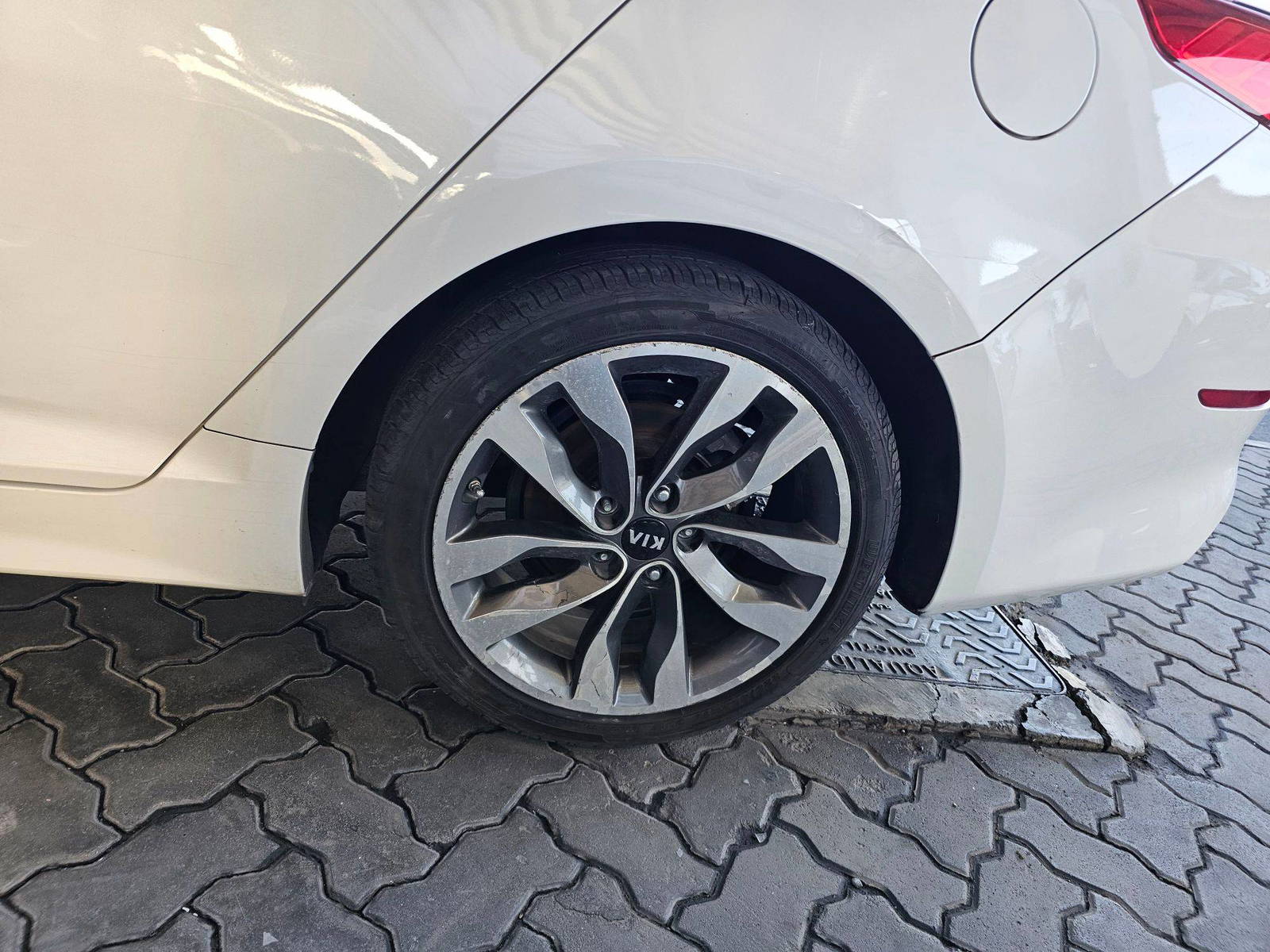 2015 KIA OPTIMA — 133698 Miles — Lot 1FG495542 — Souq - Marhaba Auctions Used Cars - Image 11