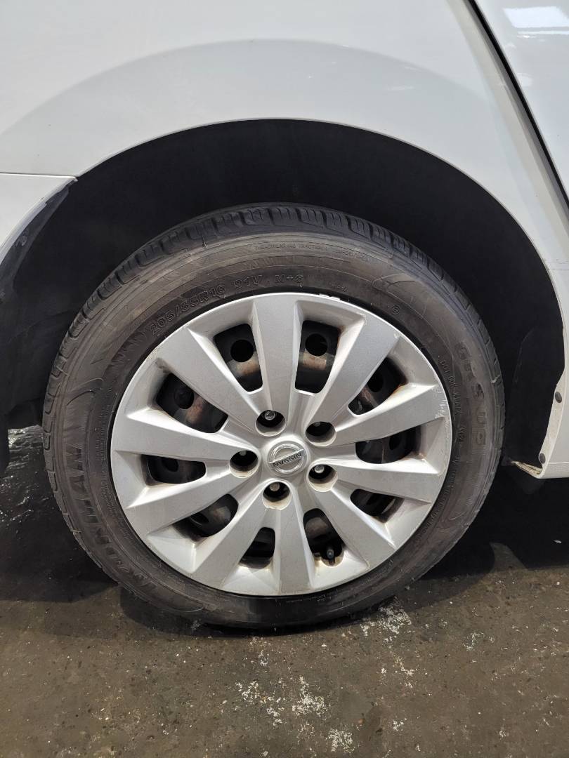 2019 NISSAN SENTRA — 93215 Miles — Lot 80032753 - Marhaba Auctions Used Cars - Image 4