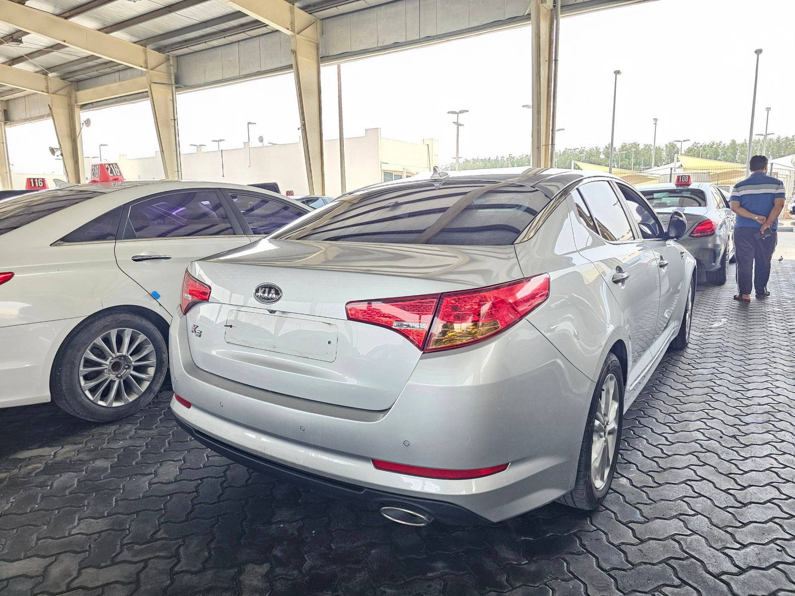 2011 KIA K5 — 228431 KM — Lot 150493 — Souq - Marhaba Auctions Used Cars - Image 3