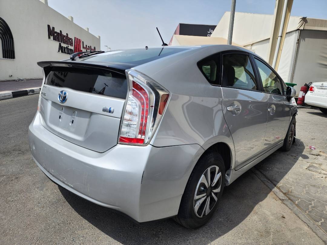 2012 TOYOTA PRIUS — 223407 Miles — Lot 27665 — Souq - Marhaba Auctions Used Cars - Image 5