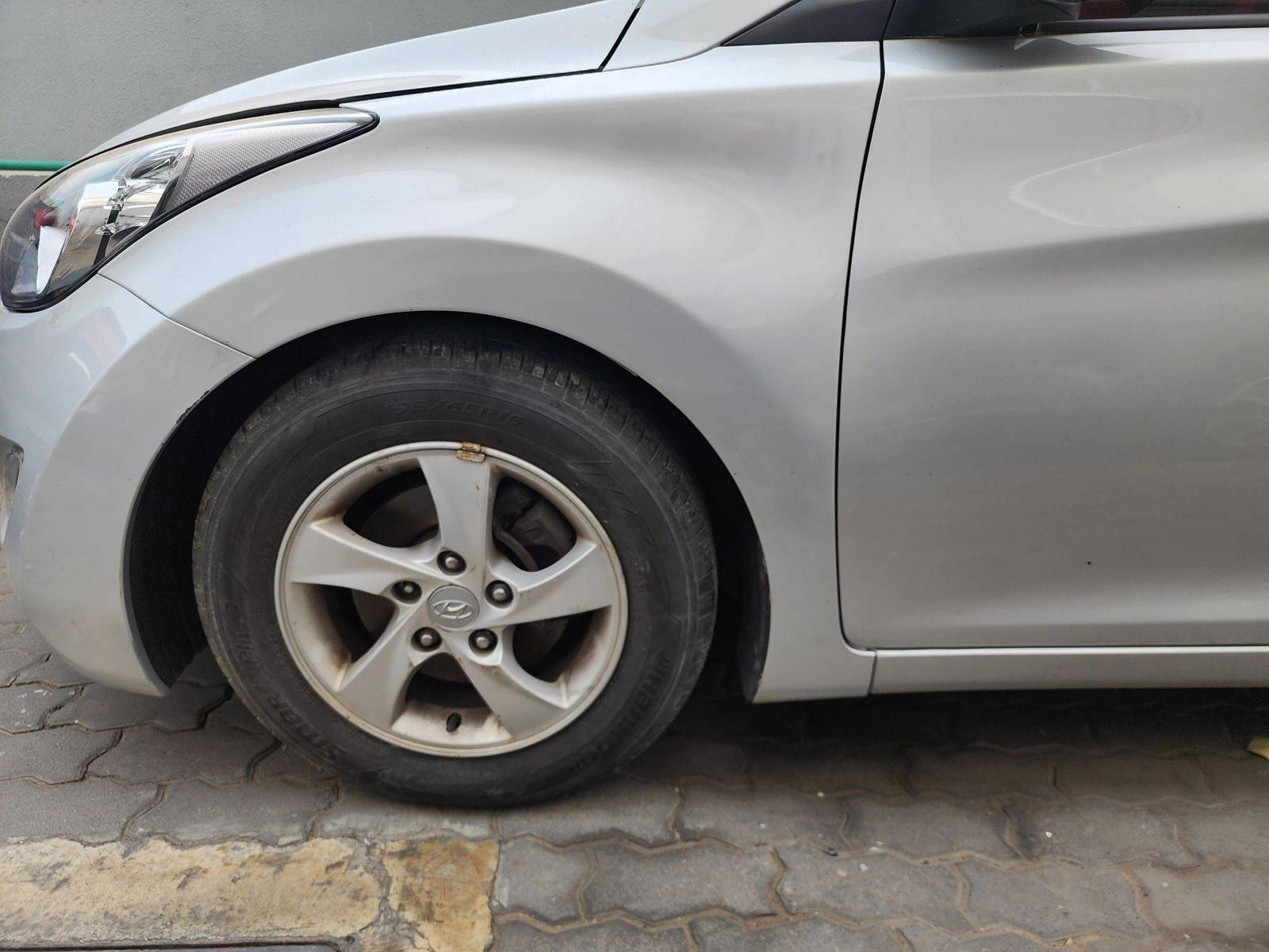 2011 HYUNDAI AVANTE — 127270 KM — Lot 033627 — Al Quoz - Marhaba Auctions Used Cars - Image 12