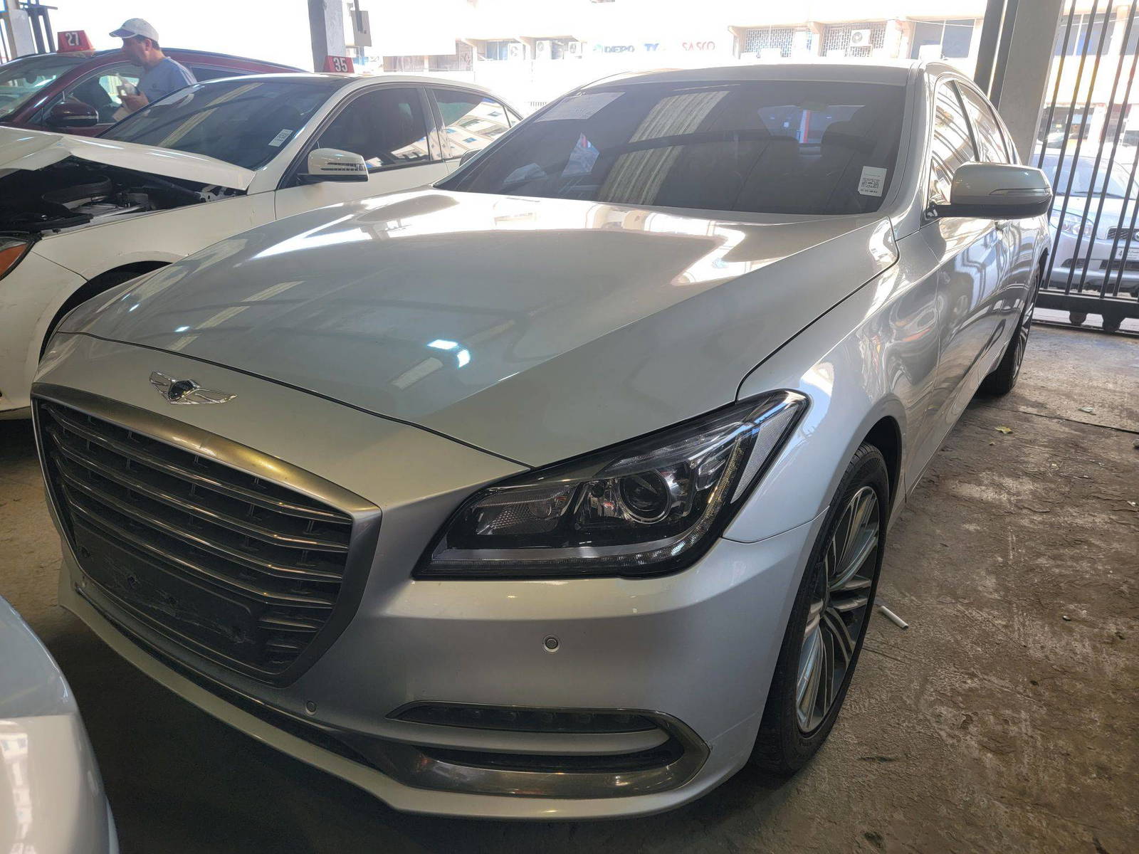 2017 GENESIS G80 — 293404 KM — Lot 217391 — Main - Marhaba Auctions Used Cars - Image 4