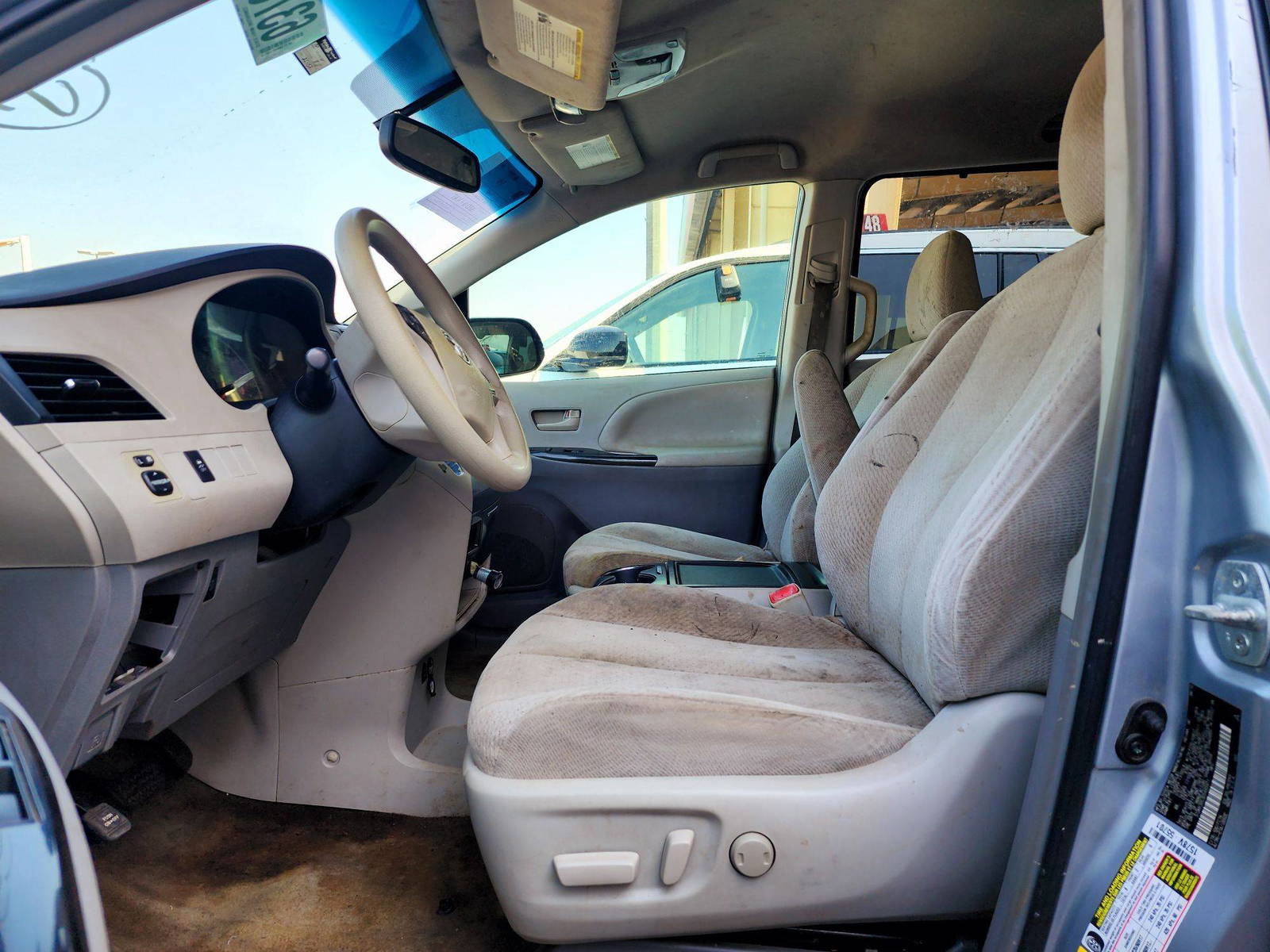 2013 TOYOTA SIENNA — 251157 Miles — Lot 63785544 — Souq - Marhaba Auctions Used Cars - Image 9