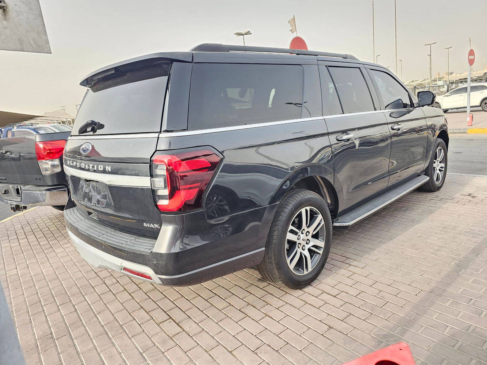 2023 FORD EXPEDITION — 38650 Miles — Lot 2PEA12134 — Souq - Marhaba Auctions Used Cars - Image 4