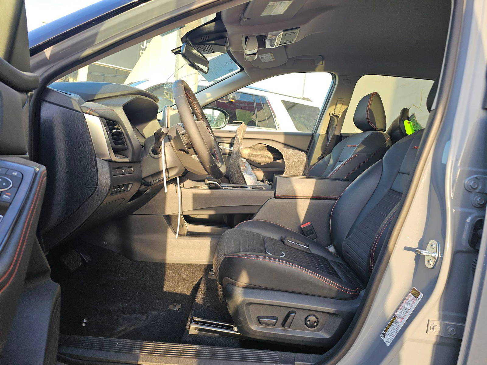 NISSAN ROGUE 2025 - Marhaba Auction Used Cars - Image 6