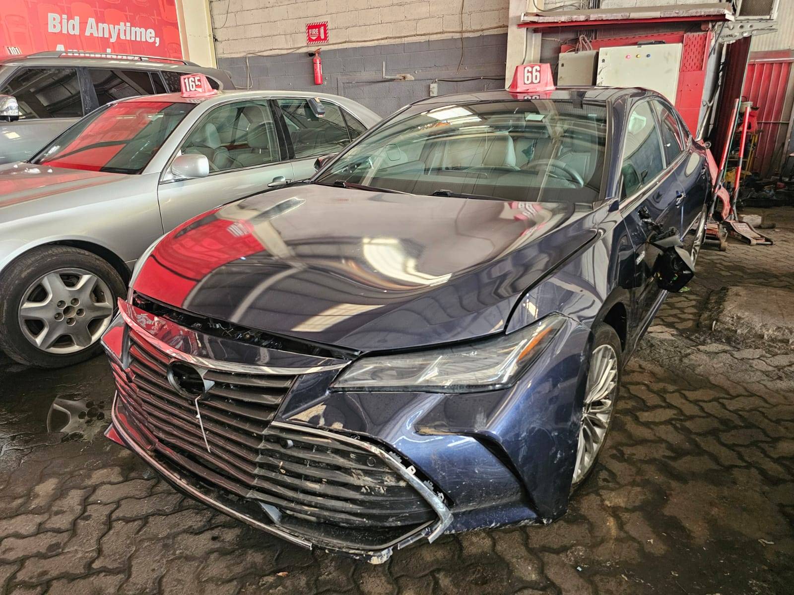 Toyota Avalon 2019 view 2