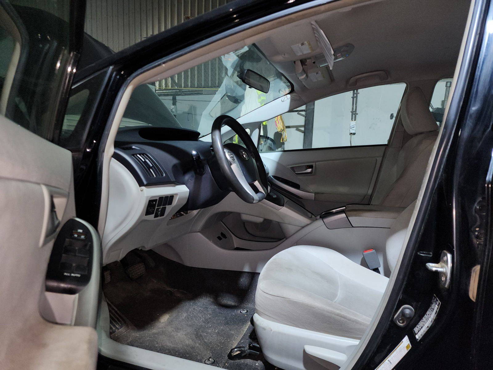 2014 TOYOTA PRIUS — 190612 Miles — Lot 88091815 — Main - Marhaba Auctions Used Cars - Image 5