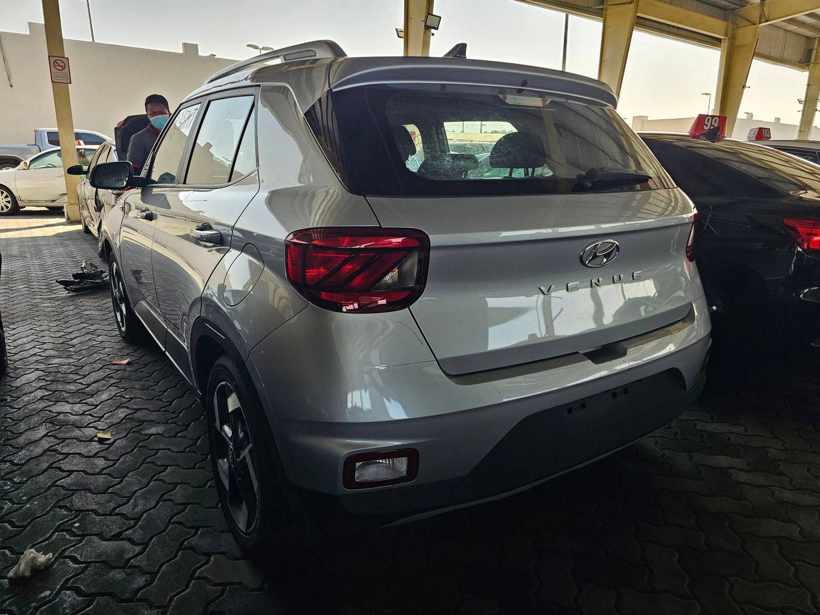 2022 HYUNDAI VENUE SEL — sold — 106785 Miles — Lot 3XNU201499 — Souq - Marhaba Auctions Used Cars - Image 3