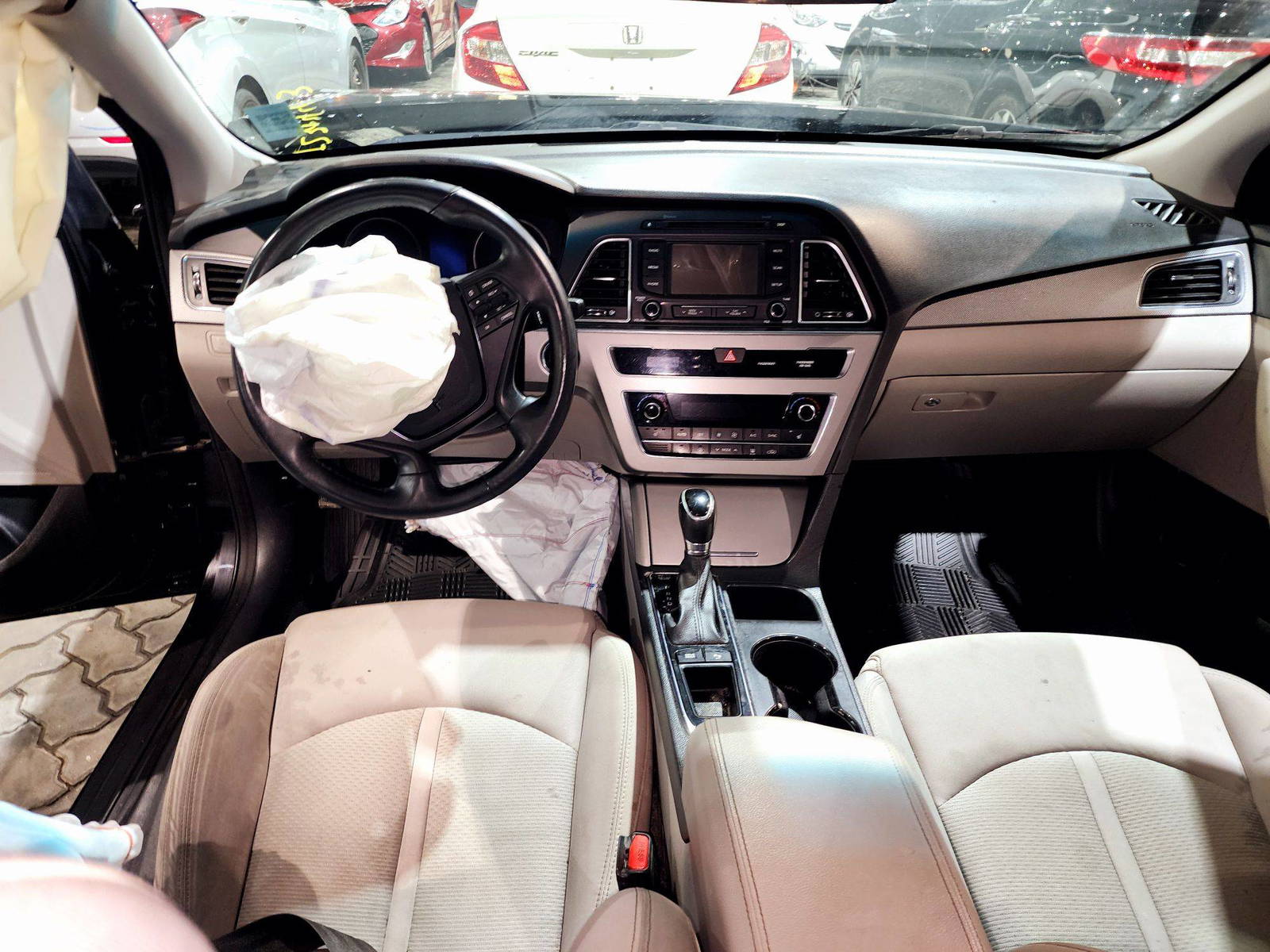 2015 HYUNDAI SONATA — 216926 KM — Lot 08792 — Souq - Marhaba Auctions Used Cars - Image 7