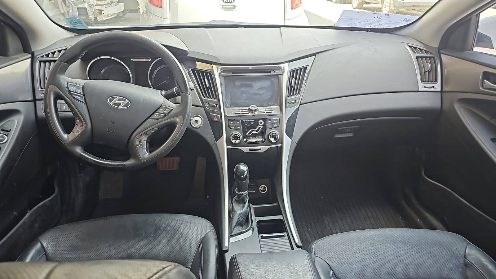 2012 HYUNDAI SONATA — 210683 KM — Lot CA039989 — Souq - Marhaba Auctions Used Cars - Image 6