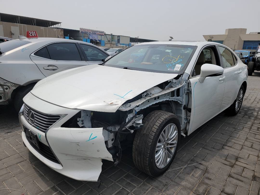 2013 LEXUS ES 350 — 189732 Miles — Lot 2035196 — Souq - Marhaba Auctions Used Cars - Image 5
