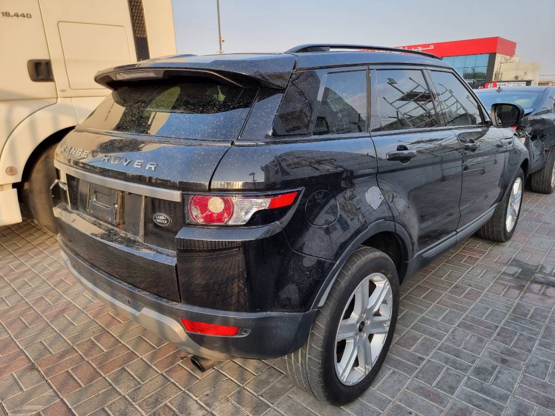 2012 RANGE ROVER EVOQUE — 198009 Miles — Lot H680233 — Souq - Marhaba Auctions Used Cars - Image 4