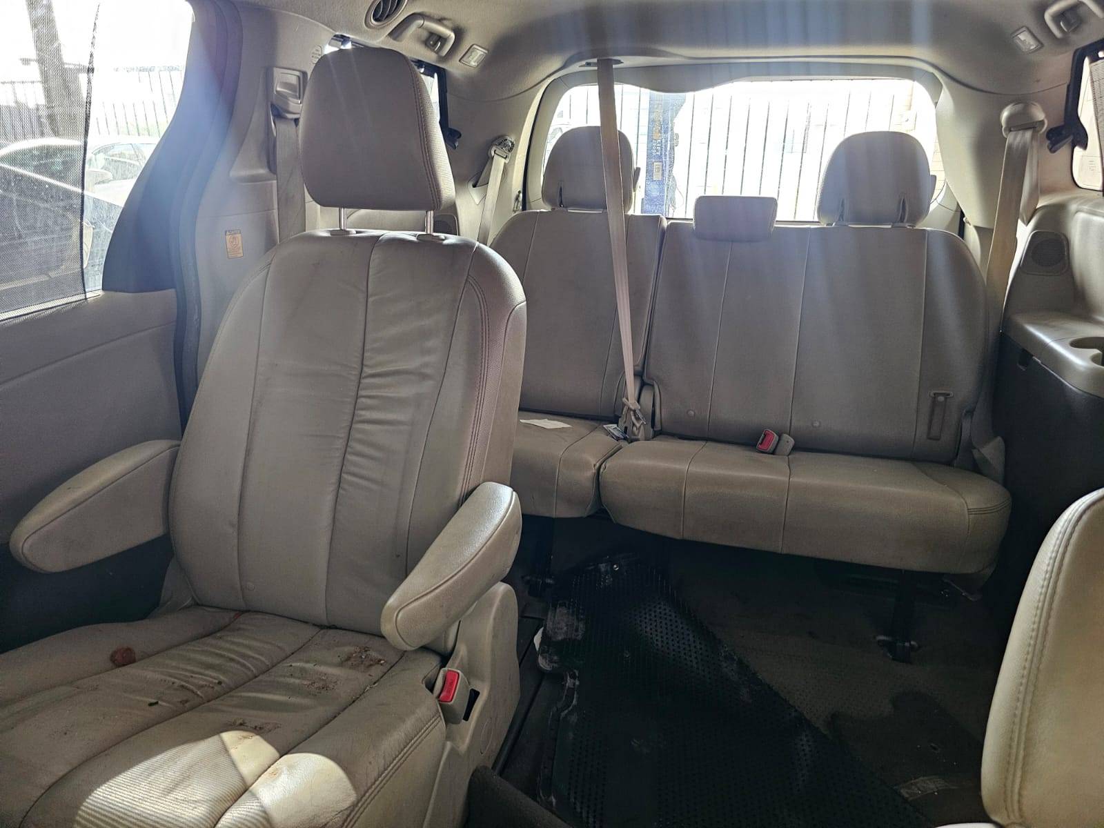 TOYOTA SIENNA 2011 - Marhaba Auction Used Cars - Image 9