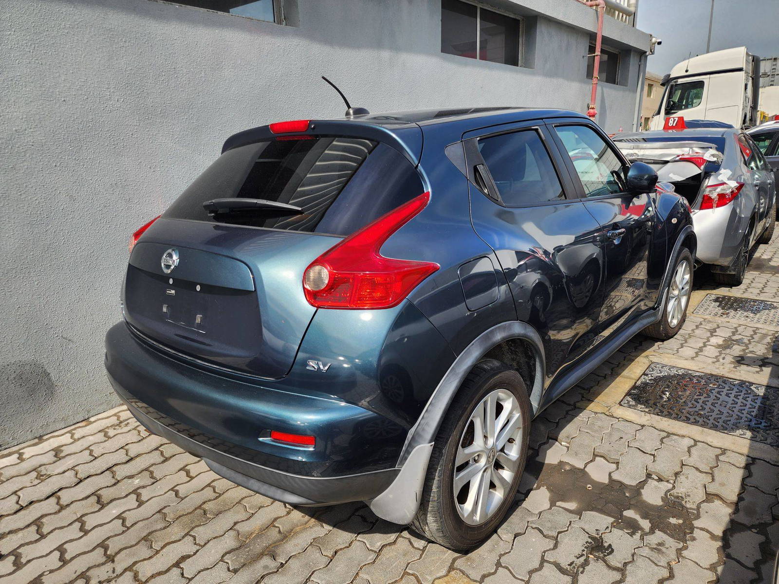 2011 NISSAN JUKE — 158547 Miles — Lot 009381 — Al Quoz - Marhaba Auctions Used Cars - Image 3