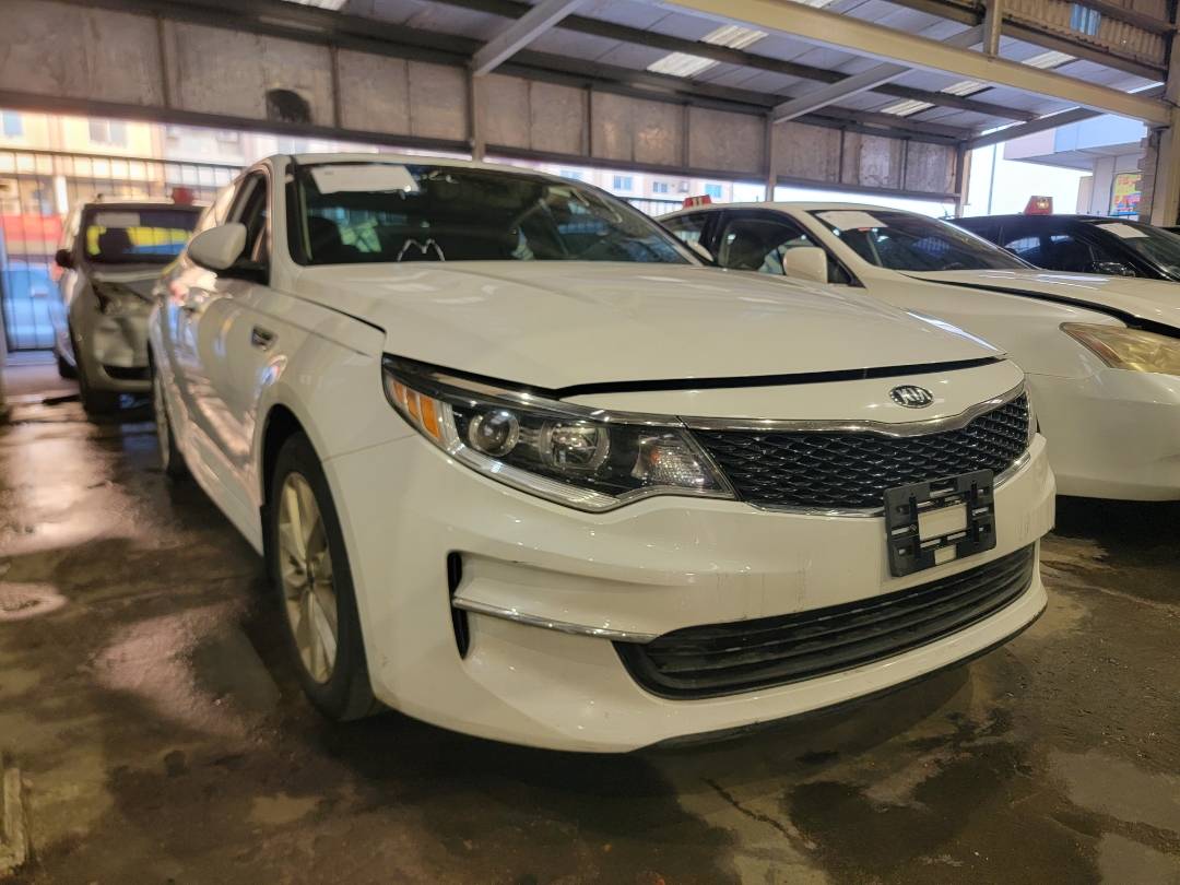 2018 KIA OPTIMA — 144397 Miles — Lot 39465262 — Main - Marhaba Auctions Used Cars - Image 4