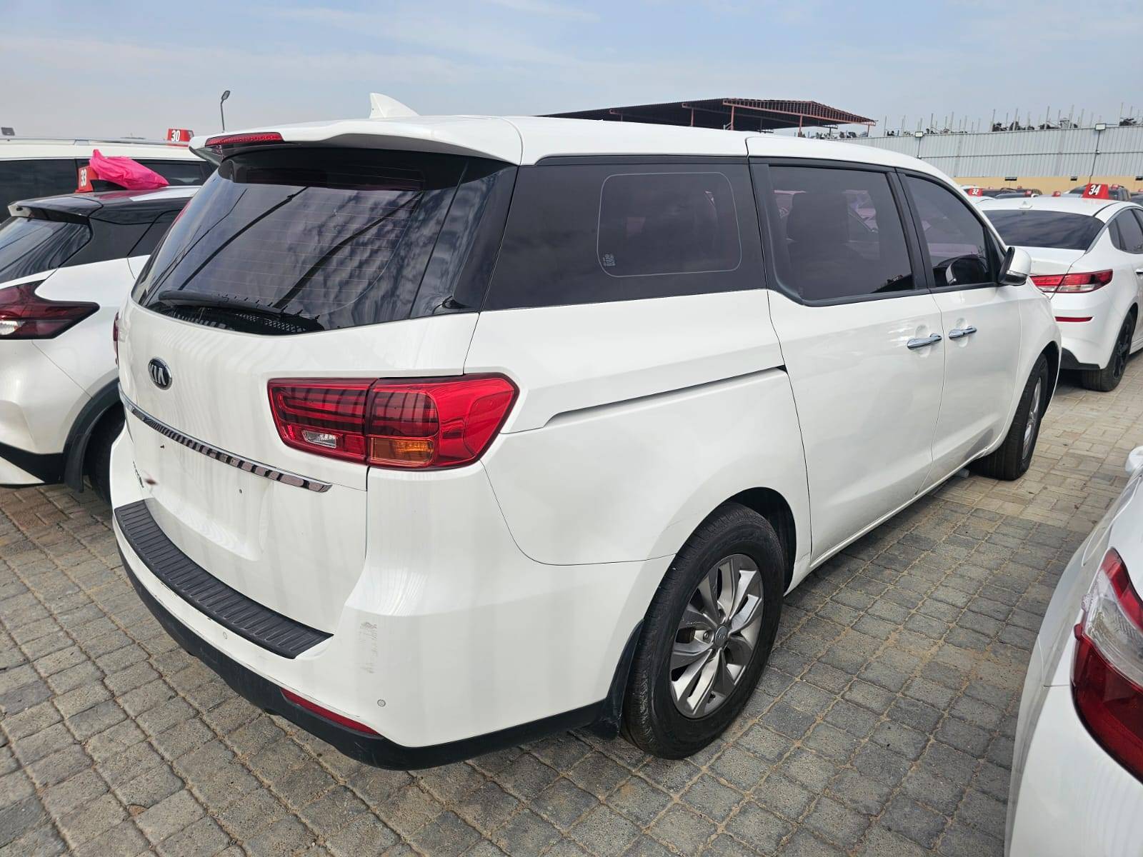 KIA CARNIVAL EX 2020 - Marhaba Auction Used Cars - Image 9