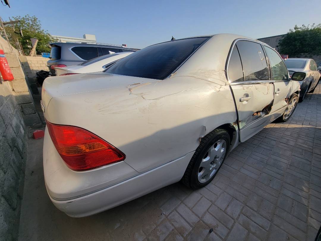 2001 LEXUS LS 430 — 153898 Miles — Lot F510049310 — Main - Marhaba Auctions Used Cars - Image 4