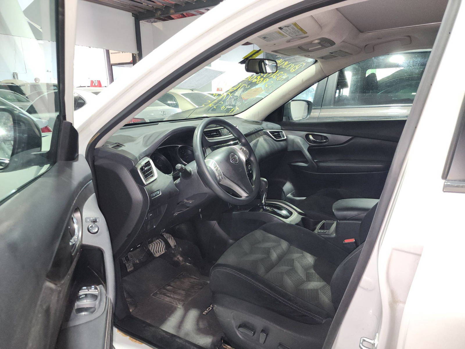 2015 NISSAN ROGUE — 165877 KM — Lot 12310562 — Al Quoz - Marhaba Auctions Used Cars - Image 7
