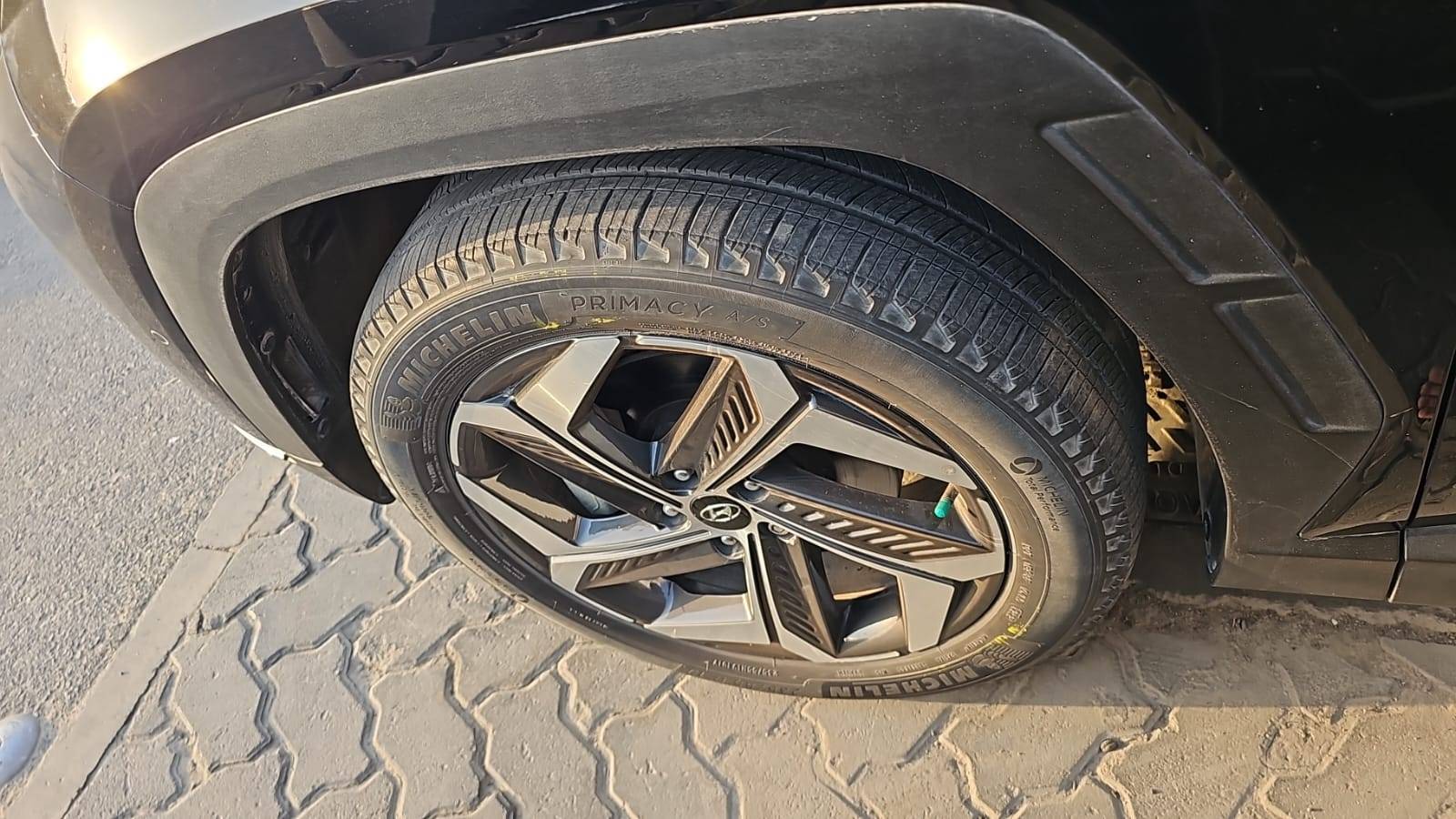 2023 HYUNDAI TUCSON — 61769 KM — Lot E0PH228737 — Souq - Marhaba Auctions Used Cars - Image 4