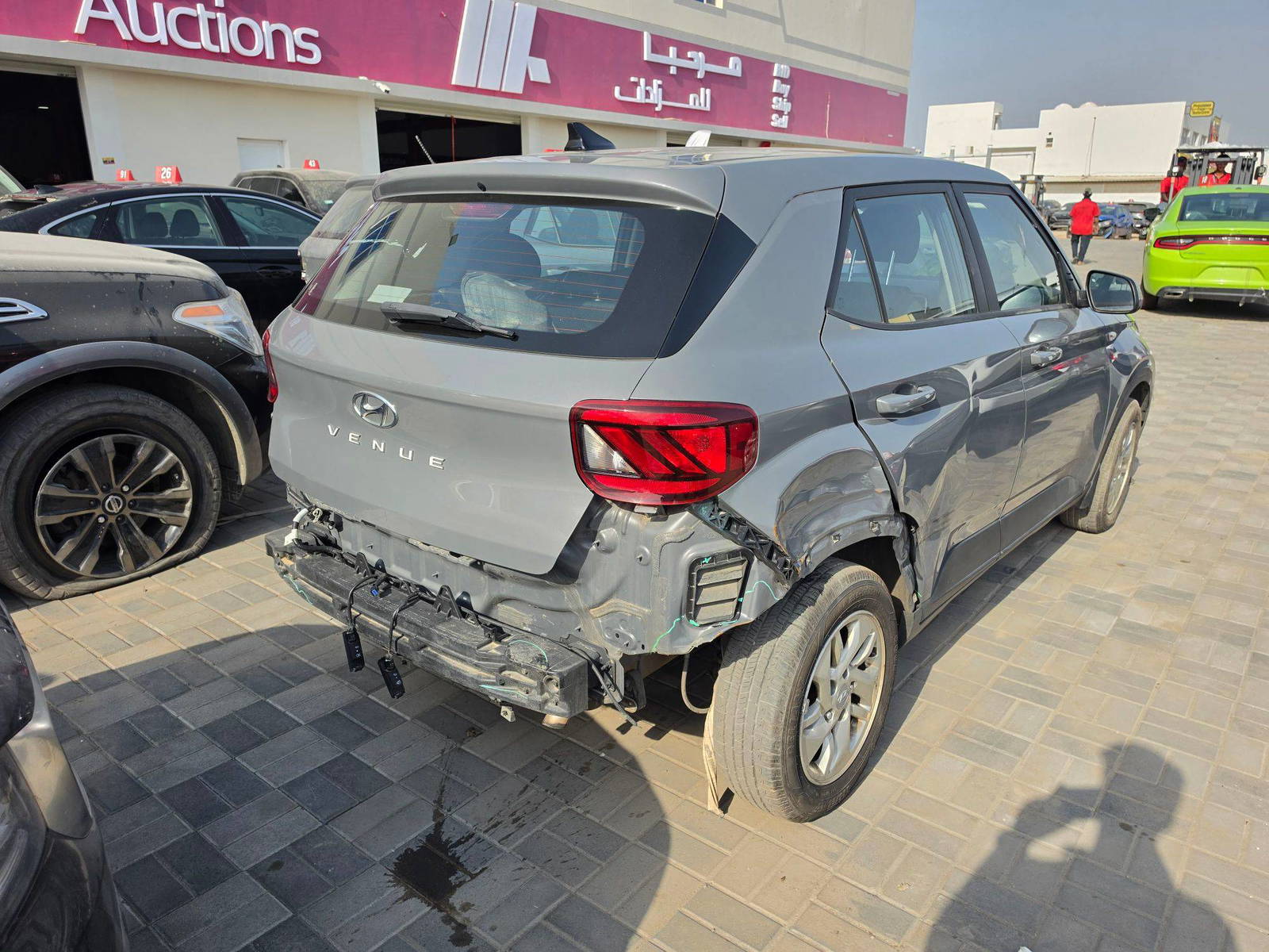 2022 HYUNDAI VENUE SE — sold — 56819 Miles — Lot 8NU154511 — Oman Yard - Marhaba Auctions Used Cars - Image 5