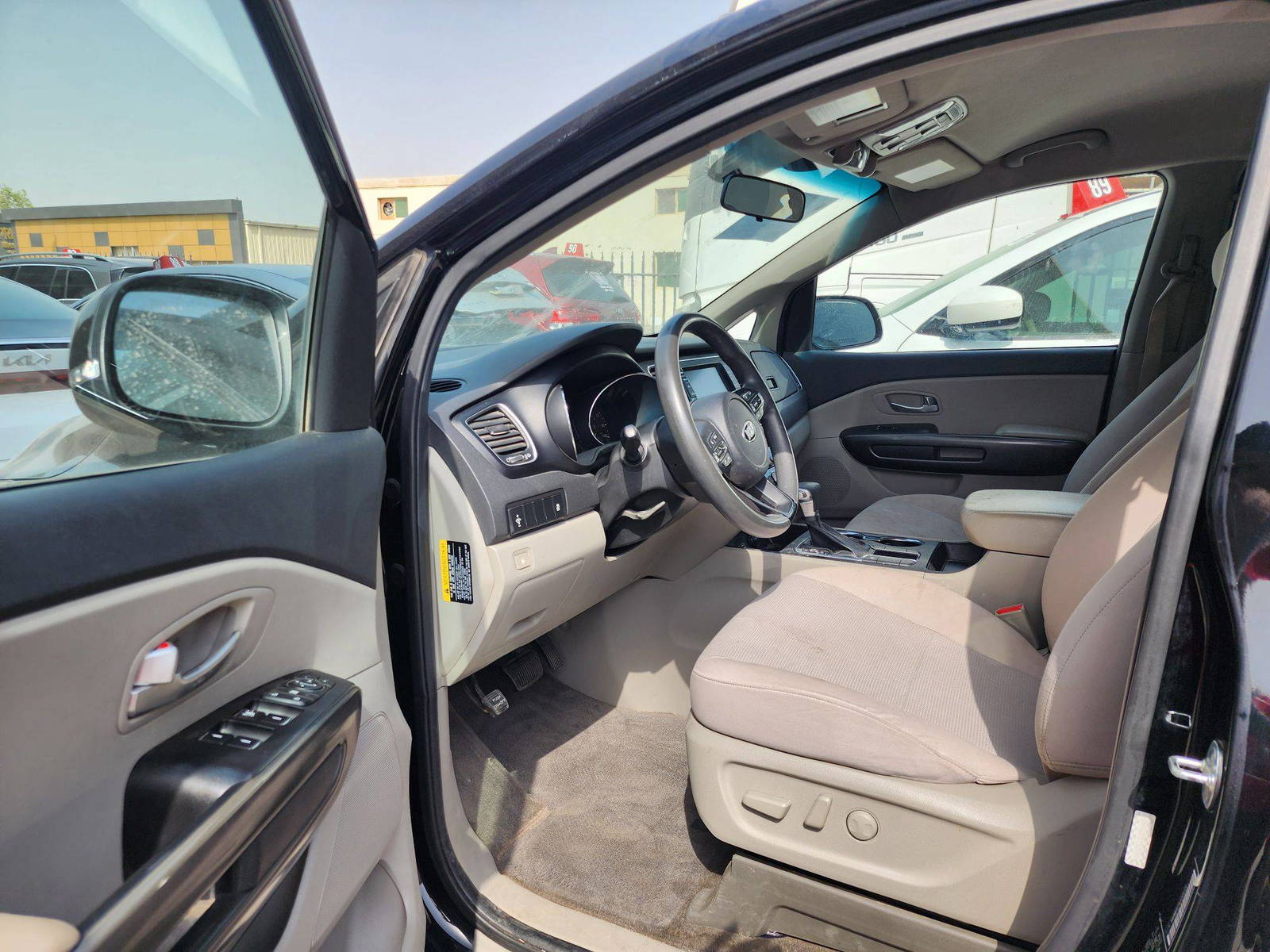 2020 KIA SEDONA — 164989 Miles — Lot 6594029 — Al Quoz - Marhaba Auctions Used Cars - Image 10
