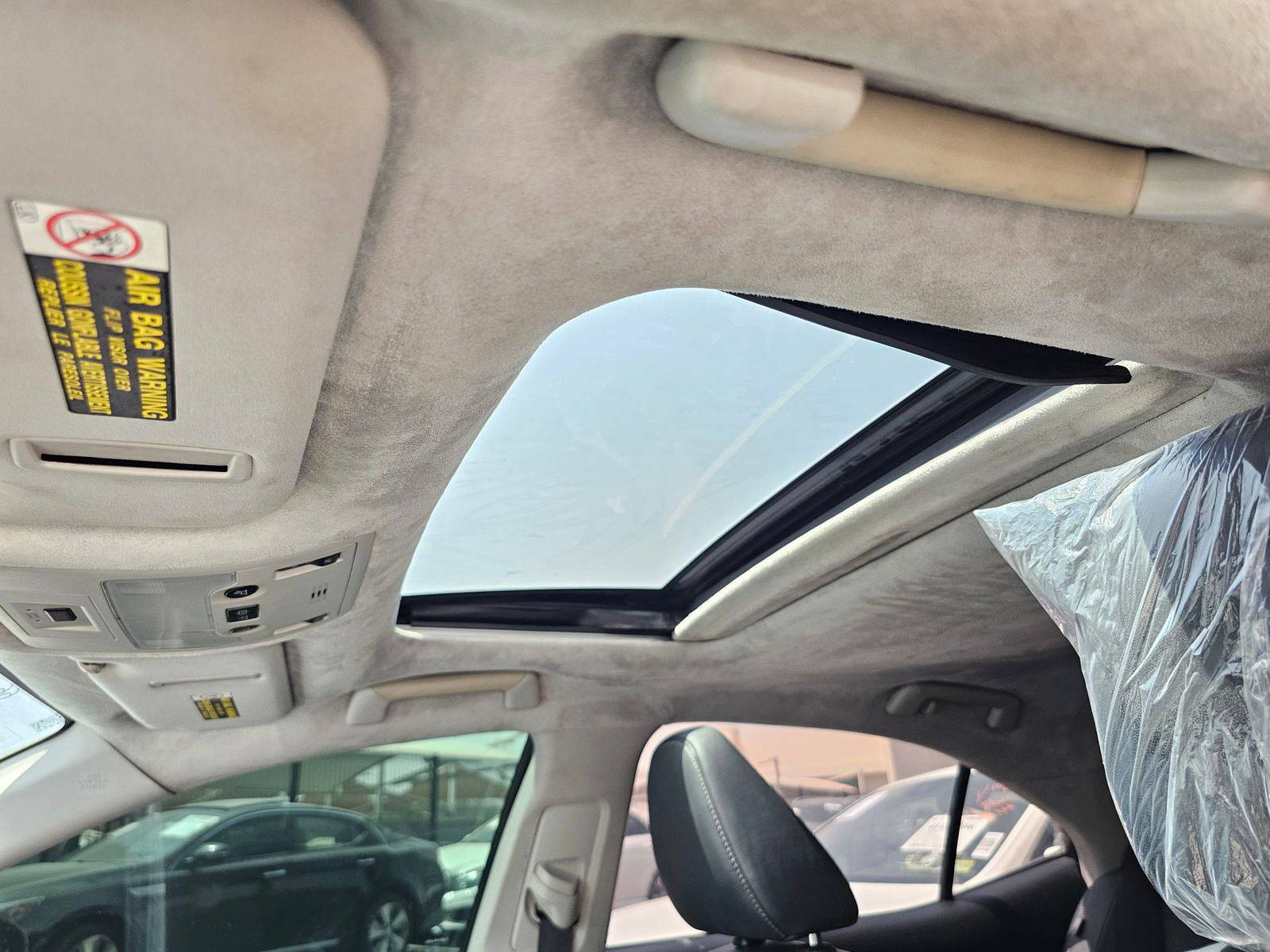 2014 LEXUS IS 250 — 127567 Miles — Lot XE5009449 — Souq - Marhaba Auctions Used Cars - Image 8