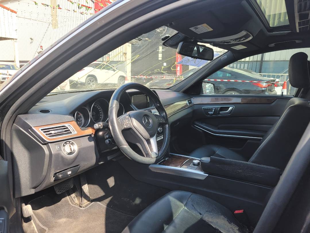 2014 MERCEDES BENZ E 350 — 156565 Miles — Lot 64833364 — Main - Marhaba Auctions Used Cars - Image 6