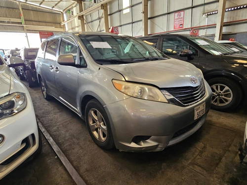 TOYOTA SIENNA